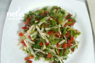 Erişte Salatası Tarifi