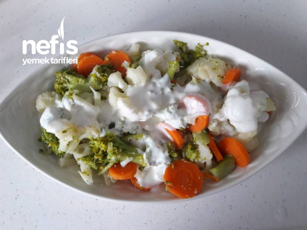 Havuçlu Brokoli Karnıbahar Salatası