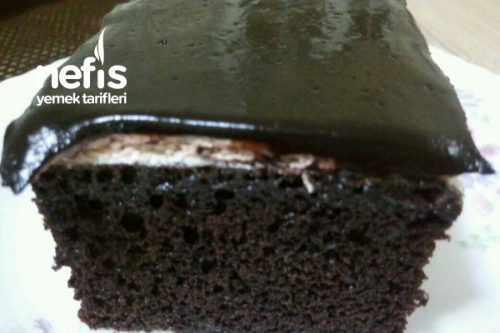 Ağlayan Kek ( Yaş Pasta Lezzetinde … Özel Çikolata Sosuyla ) Tarifi