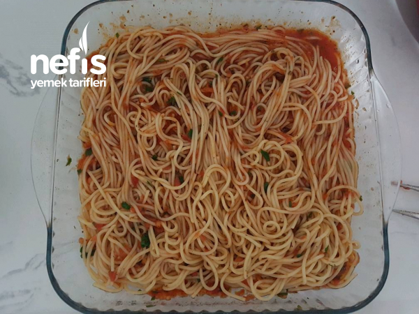 Muazzam Domates Soslu Fırın Spaghetti