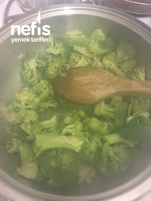 Bol Proteinli Kremalı Tadında Brokoli Çorba