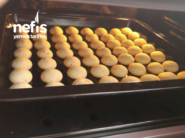 Kahve Yanına Bademli Fındıklı Lokmalık Kurabiye Nefis Yemek Tarifleri