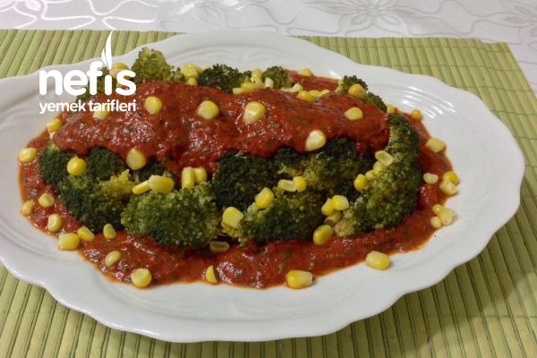 Muhteşem Soslu Brokoli Salatası (Köz Kapya Biberli Sos)