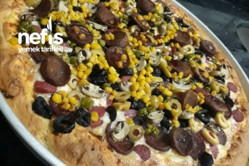 Bol Malzemeli Ev Yapımı Pizza Tarifi