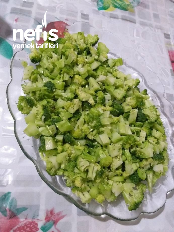 Nefis Brokoli Salatasi