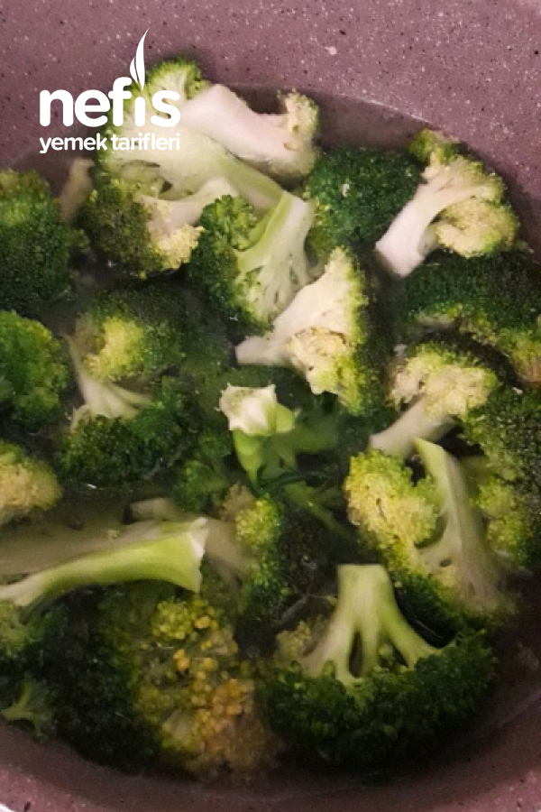 Yoğurtlu Soslu Brokoli