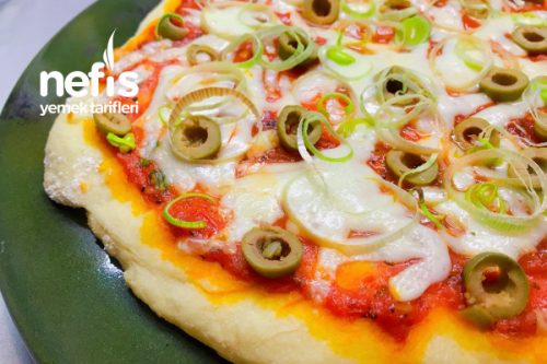 Pırasalı, Yeşil Zeytinli Pizza Tarifi