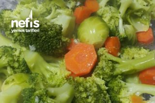 Soslu Brokoli Salatası (Çok Basit Ve Pratik) Tarifi