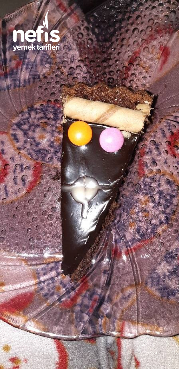 Nefis Yiyenlerin Tarifini Soracağı Çikolatalı Ganajlı Tart Kek
