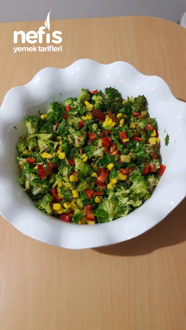 Brokoli Sevdiren Salata