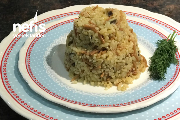 Patlıcanlı Şehriyeli Bulgur Pilavı Tavuk Suyu İle