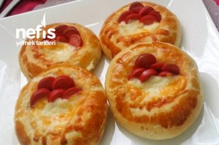 Minik Cheddarlı Pizza Tarifi