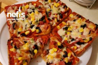 Tost Ekmeğinden Mini Leziz Pizzalar Tarifi