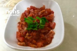 Kahvaltılık Baharatlı Kaşık Domates Salatası Tarifi