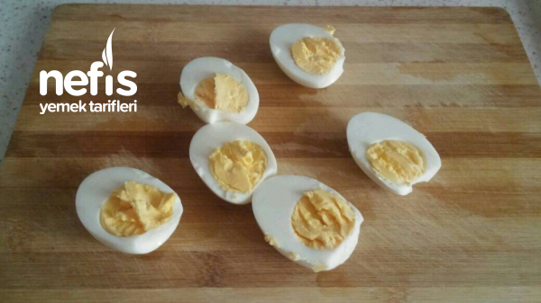 Kahvaltıya 10 Dakika Hazır Sebzeli Kaşarlı Yumurta