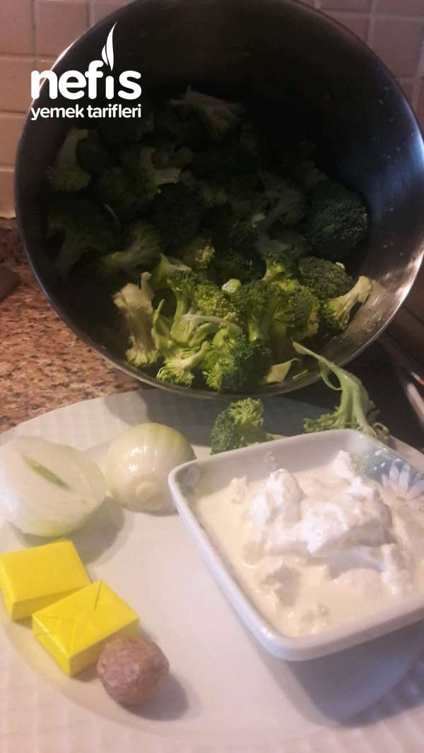 Labneli Brokoli Çorbası (Çocuklar Bayılacak)