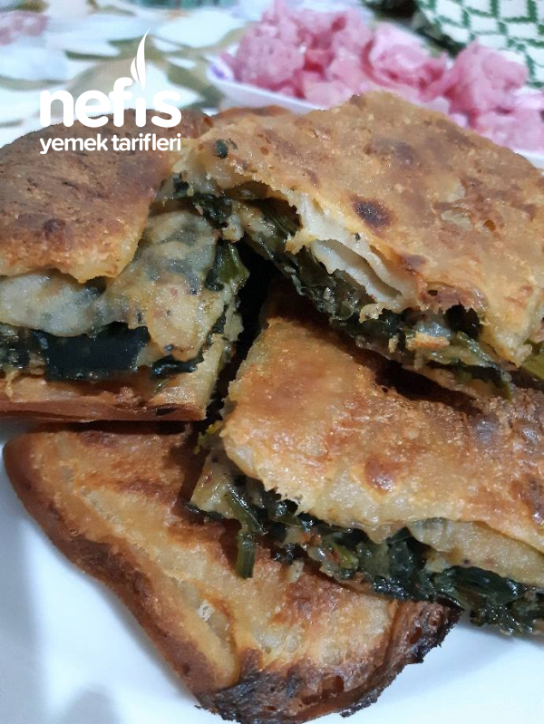 El Açması Ispanaklı Börek