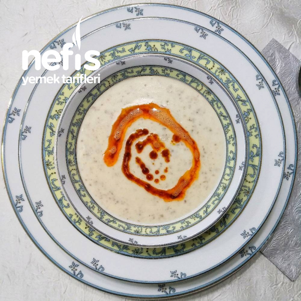 Nefis Kremalı – Tavuklu Mantar Çorbası
