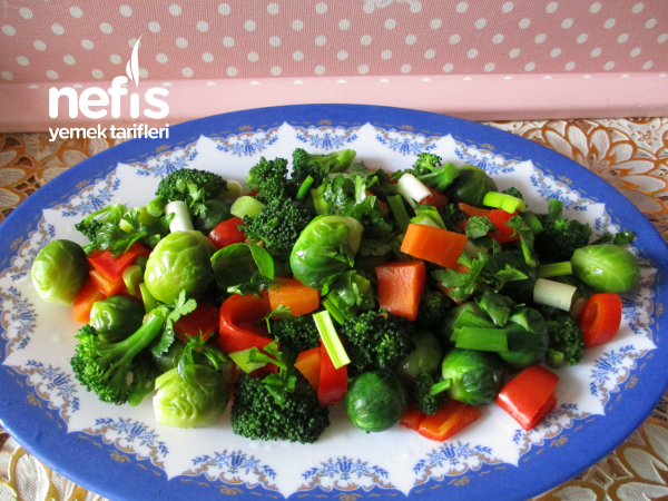 Brokolili Brüksel Lahanalı Salata