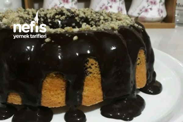 Klasik Çikolata Soslu Kalıpta Kek Tarifi