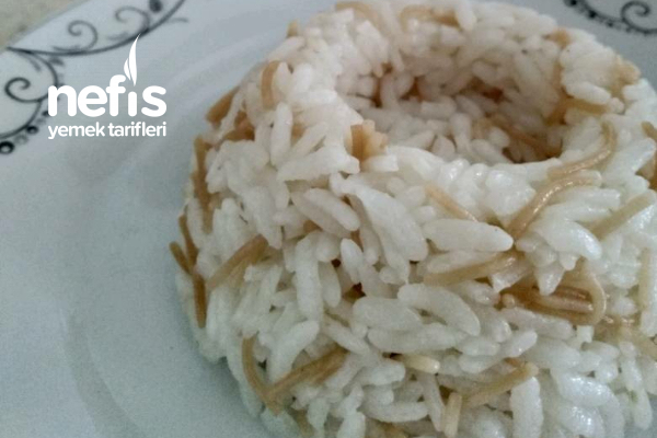 Tel Şehriyeli Pirinç Pilavı Bu Pilav Tereyağlı Beyaz Ve Tane Tane Tam Ölçü