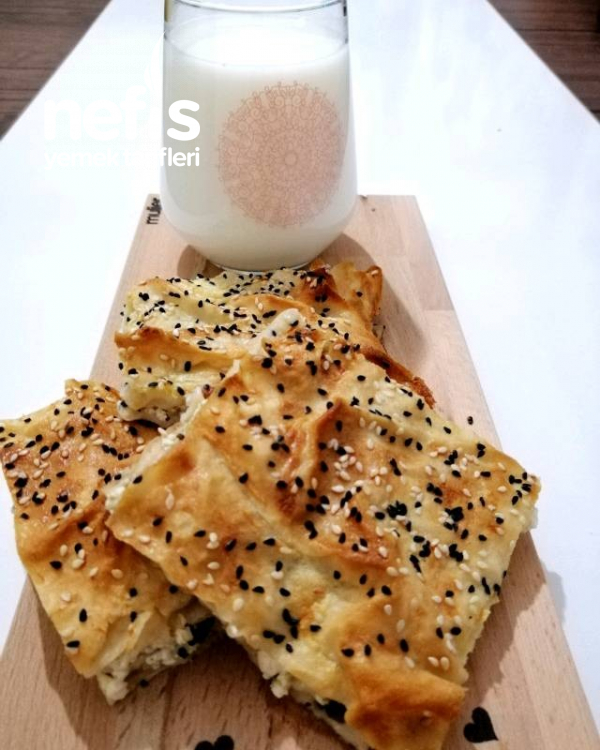 Fırında Peynirli Börek