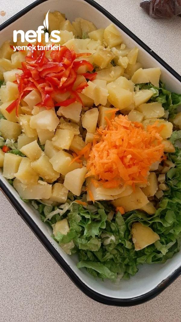 Marul,kornişon Turşulu Patates Salatası