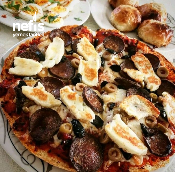 Bazlama Pizza (HellimSucukZeytin) Nefis Yemek Tarifleri