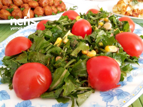 Nefis Roka Salatası (Et ve Balık Yemeklerinin Yanına)