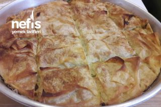 Pırasalı Kıymalı Börek Tarifi