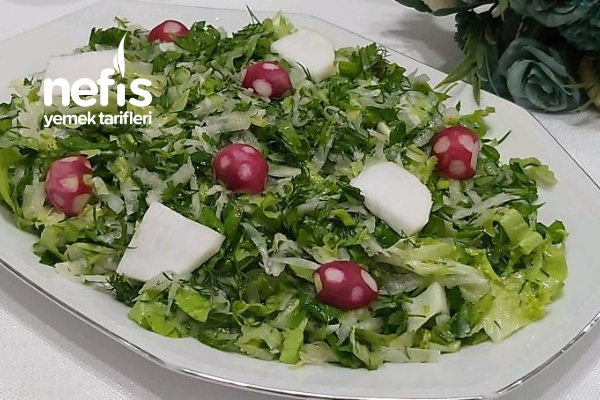 Mevsim Yeşillikleriyle Enfes Turp Salatası