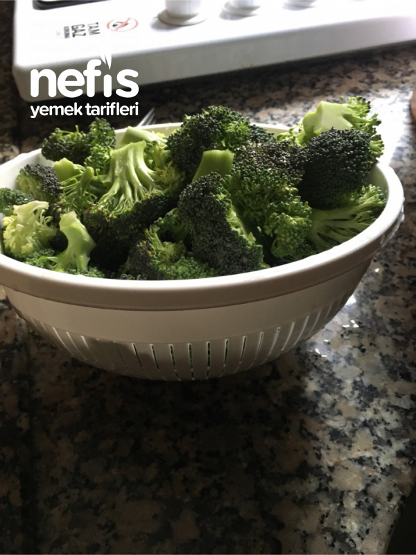 20 Dakikada Zayıflatan Brokoli Yemeği (Çorba Olarak Da Tüketilebilir)