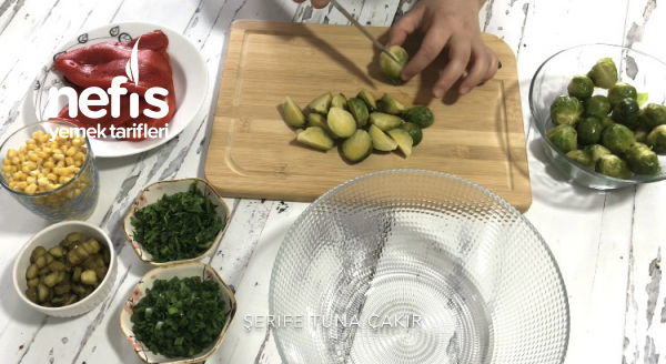 Köz Biberli Brüksel Lahanası Salatası (Videolu)