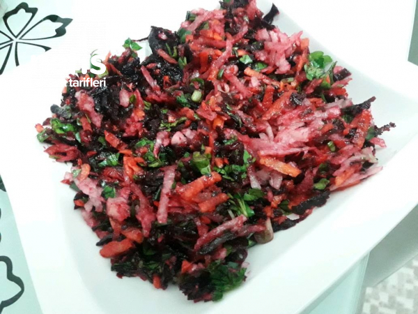 Kırmızı Pancarlı Salatası (Havuçlu Turplu)