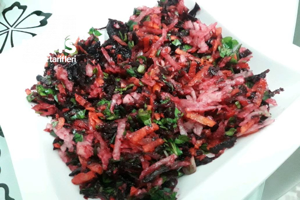 Kırmızı Pancarlı Salatası (Havuçlu Turplu) Tarifi