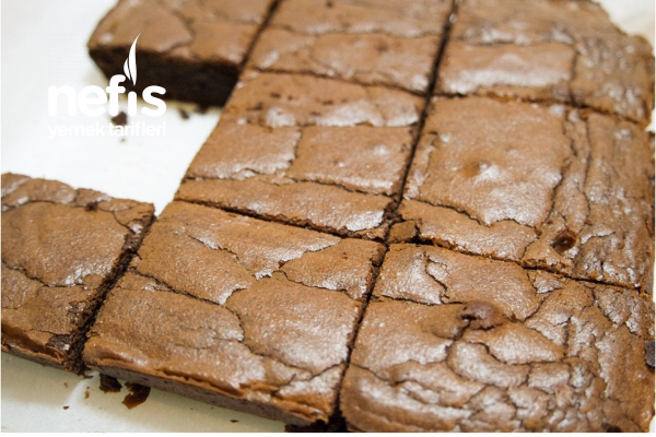 Sütlü Çikolatalı Brownie Tarifi (Videolu)