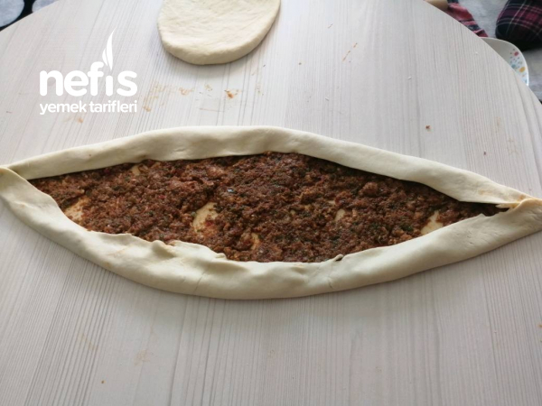 Yumurtalı Kıymalı Pide