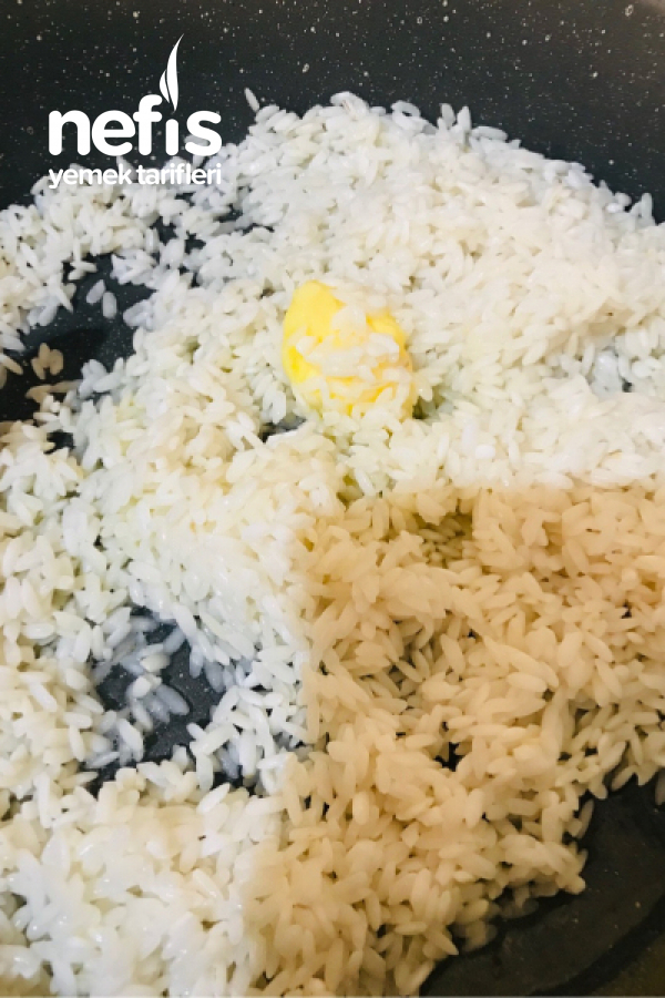 Tavuklu Garnitürlü Pirinç Pilavı