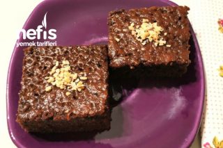 Browni Tadında Islak Kek (Bol Soslu) Tarifi