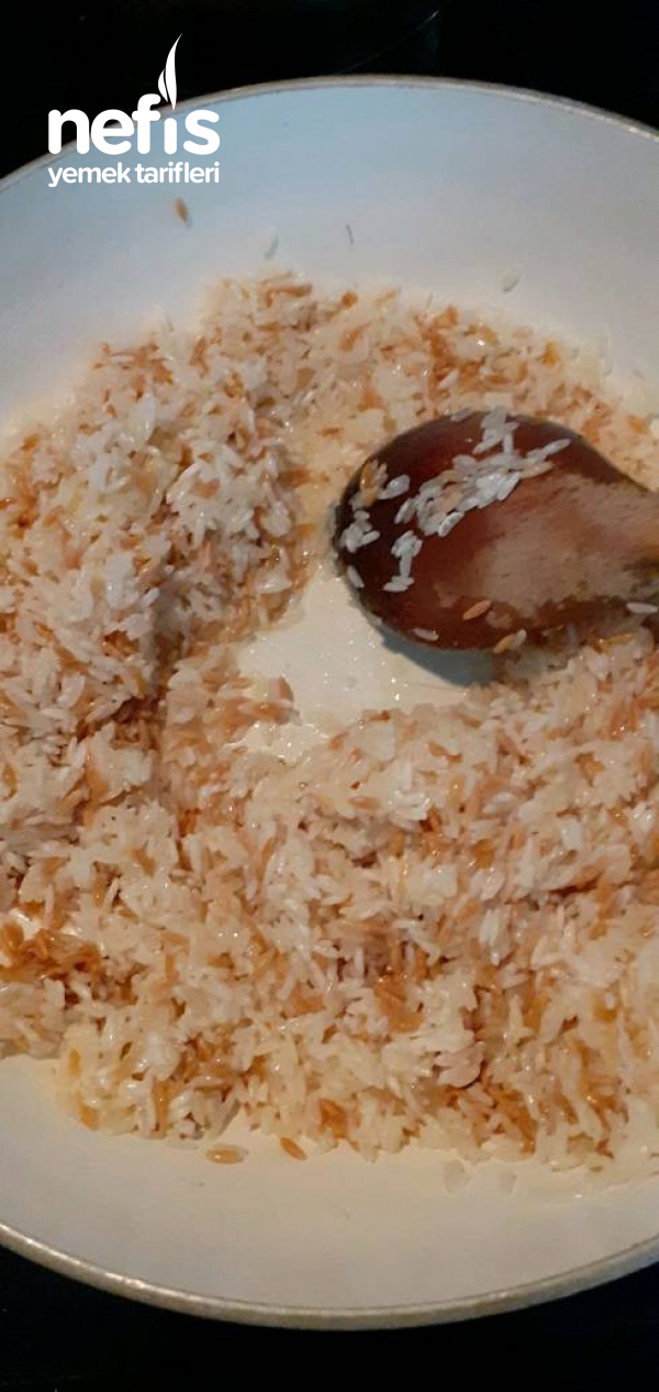 Şehriyeli Pirinç Pilavı Nasıl Yapılır?