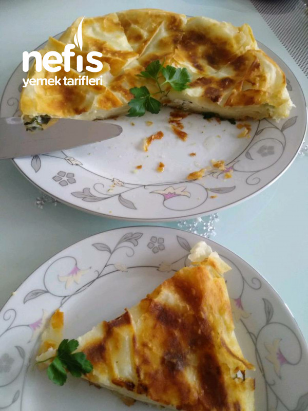 Tavada Pratik Peynirli Börek