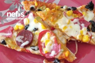 Özel Sosu İle Bol Malzemeli Pizza Tarifi