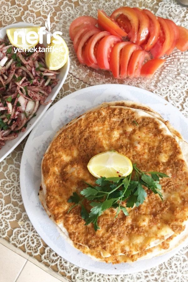 Efsane Ev Yapımı Lahmacun (Lezzet Garantili)