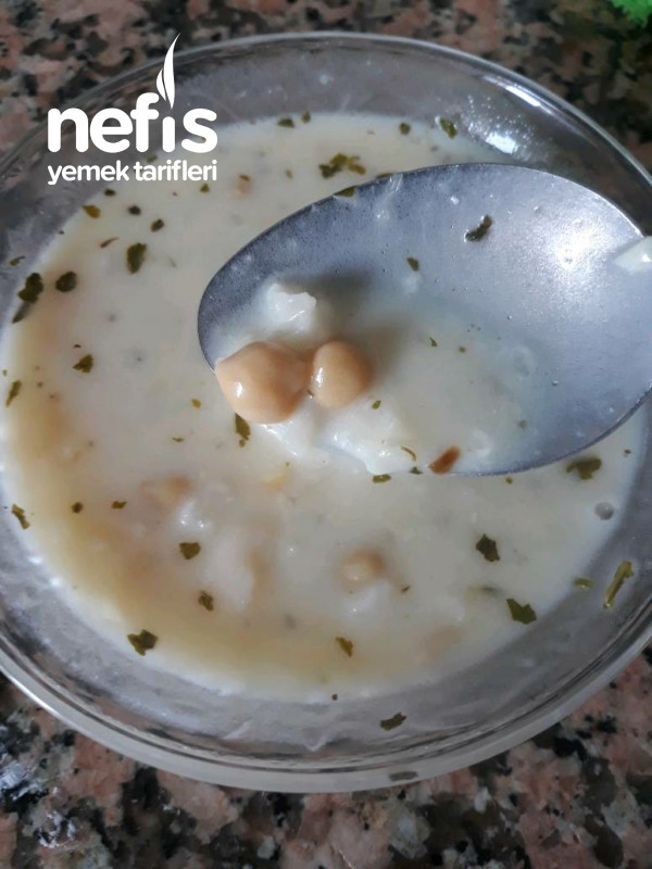 Nohutlu Yogurt Çorbasi