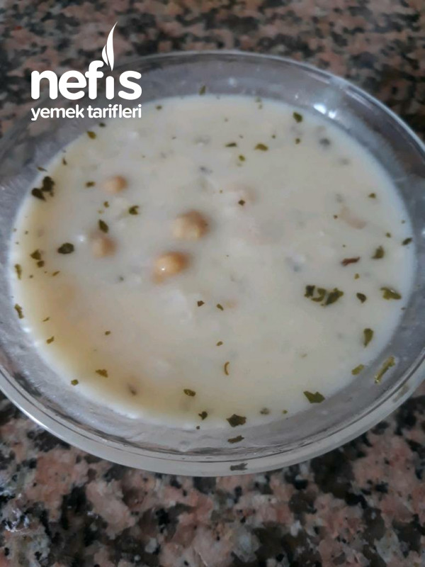 Nohutlu Yogurt Çorbasi