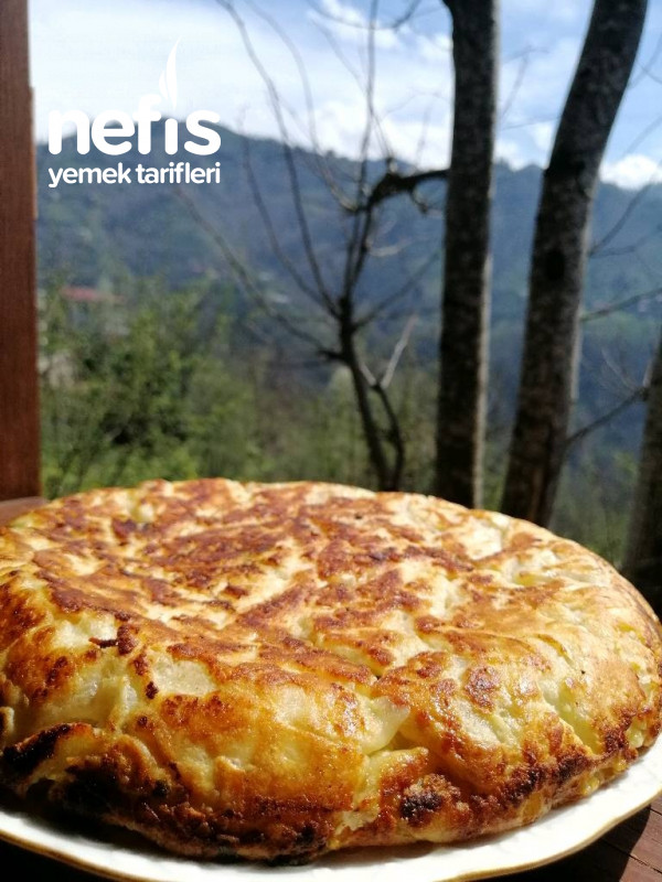 Kendini Su Böreği Sanan Hazır Yufkayla Enfes Peynirli Börek (Tavada)