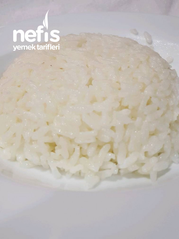 Her Çeşit Pirinç İle Tane Tane Olan Pilav (Tavuk, Et, Nohut, Mısır Veya Sebze De Eklenebilir.)