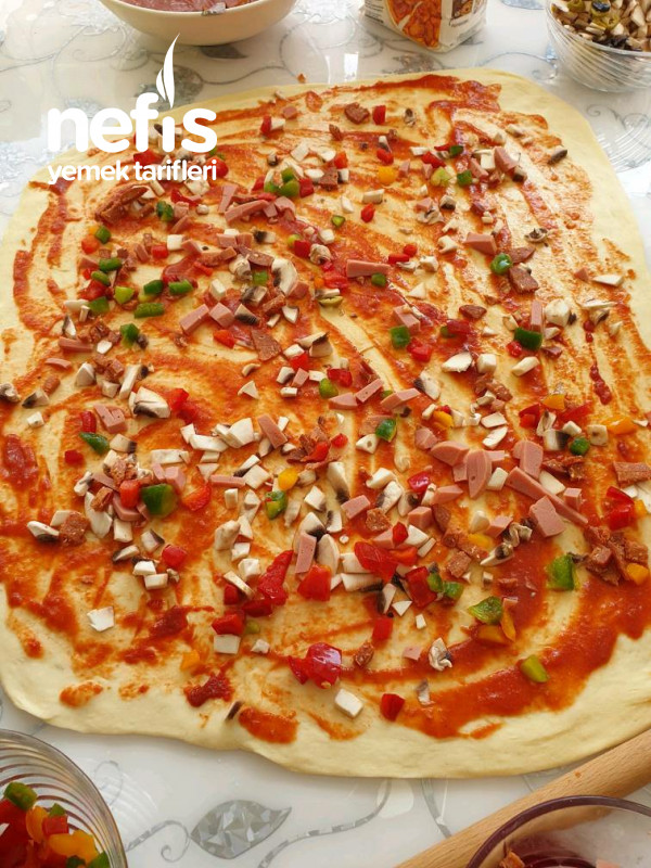Rulo Pizza Yiyen Bir Daha İstiyor ) Nefis Yemek Tarifleri