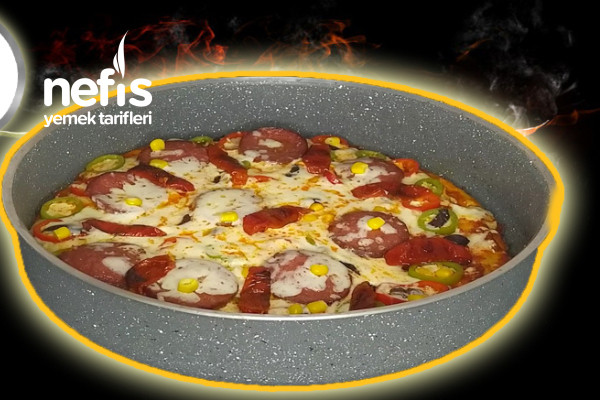 Okuldan Gelen Çocuklar İçin 5 Dakikada Hazır Tavada Enfes Pizza (Videolu) Tarifi