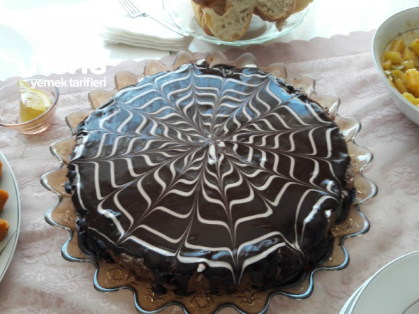 Tart Kalıbında Ağlayan Pasta Nefis Yemek Tarifleri 6232238